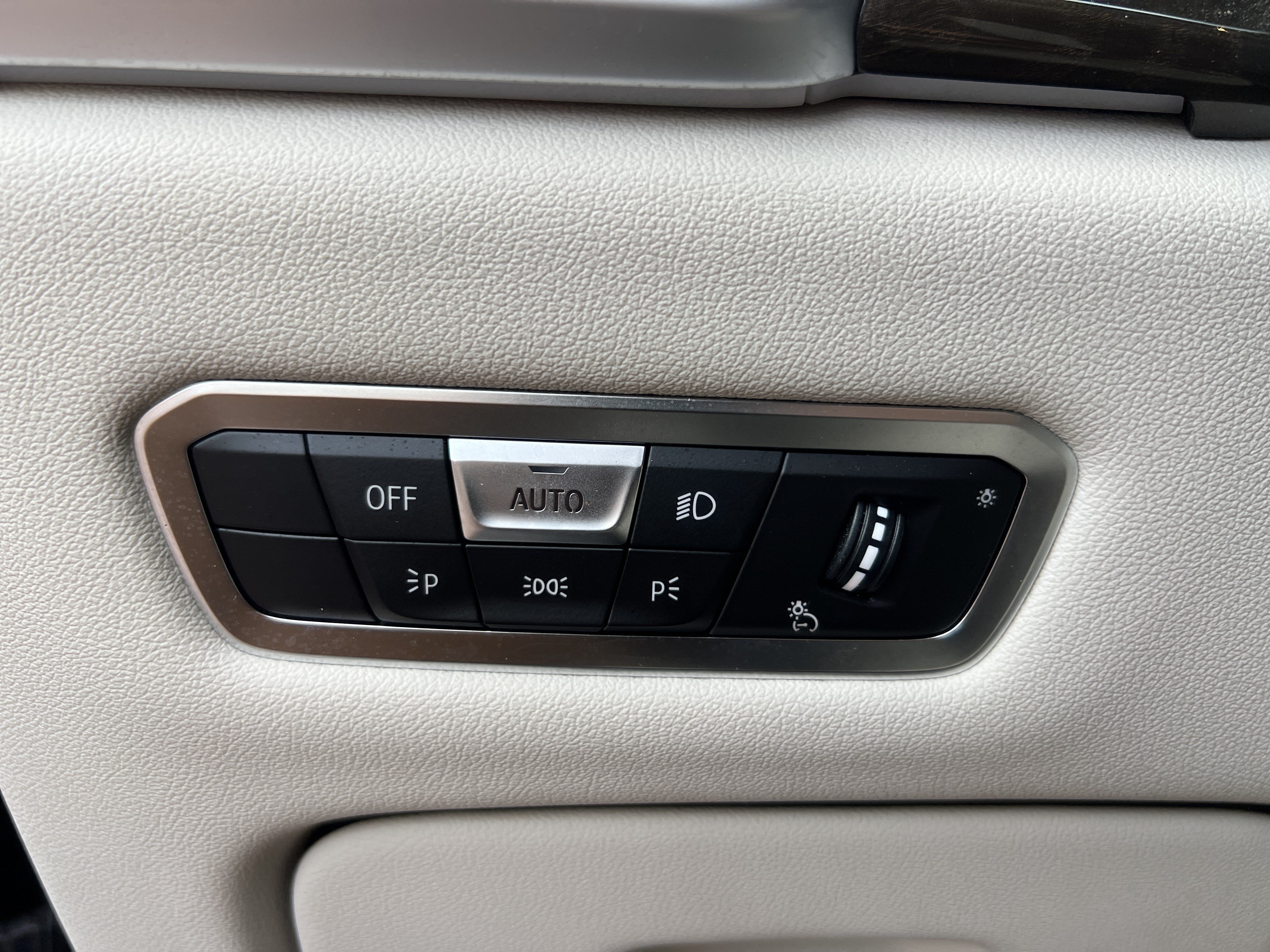 Used 2022 BMW X5 xDrive40i w/ Premium Package AWD/4WD image 37