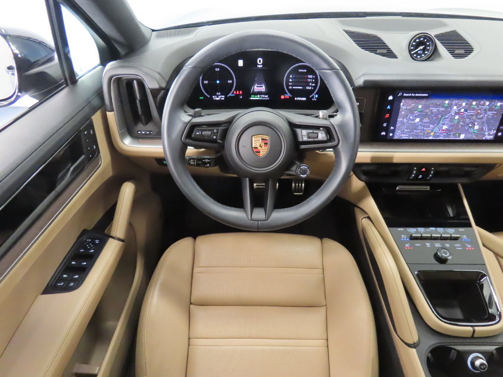 Used 2025 Porsche Cayenne S AWD/4WD image 17