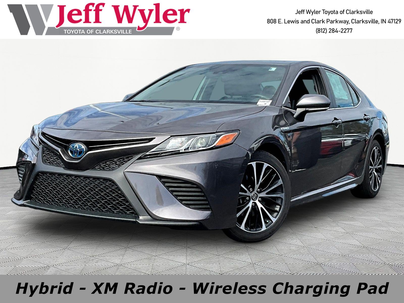 Used 2020 Toyota Camry SE w/ Sunroof Package FWD image 1