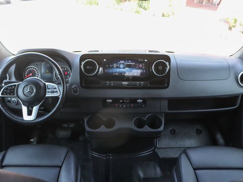 Used 2023 Mercedes-Benz Sprinter 2500 image 30