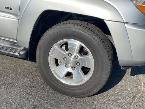 Used 2004 Toyota 4Runner SR5 RWD image 10
