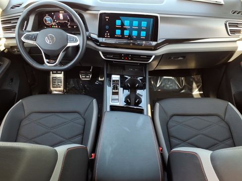 Certified 2025 Volkswagen Atlas Peak Edition SE image 26