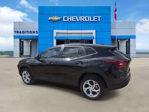 New 2026 Chevrolet Trax LS w/ LS Convenience Package FWD image 7