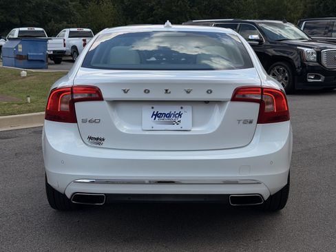Used 2017 Volvo S60 T5 Inscription Platinum FWD image 11