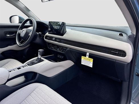 Certified 2026 Honda HR-V LX image 30