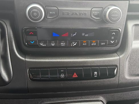 Used 2025 RAM ProMaster 2500 w/ U-Haul Equipment Group FWD image 24