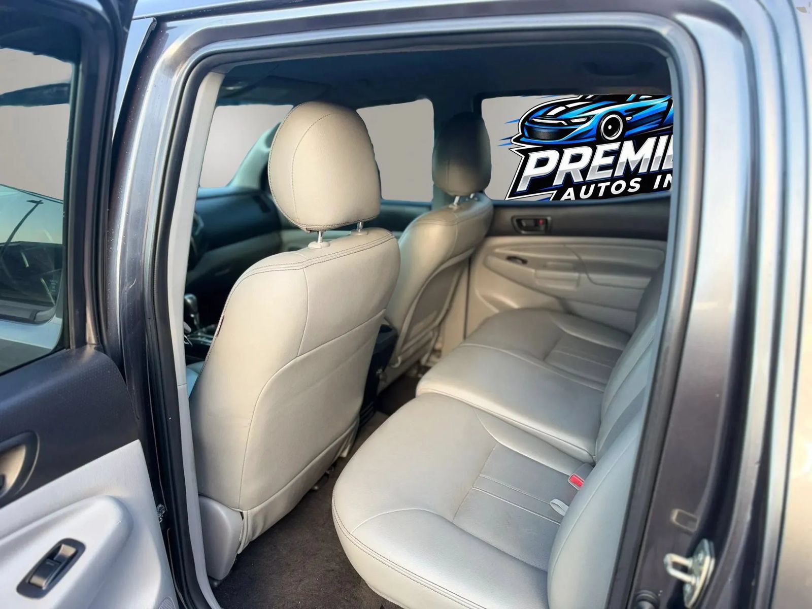 Used 2014 Toyota Tacoma PreRunner w/ SR5 Package RWD image 12