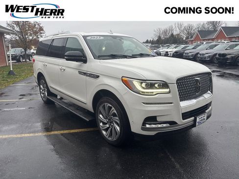 Used 2023 Lincoln Navigator Reserve image 1