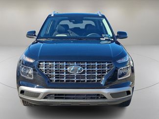 New 2026 Hyundai Venue SEL video 2