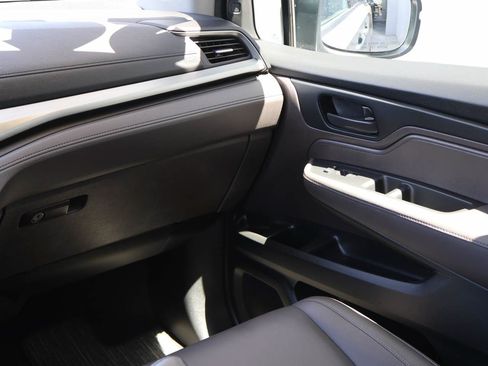 Used 2024 Honda Odyssey EX-L image 17