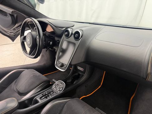 Used 2019 McLaren 570S Spider RWD image 34