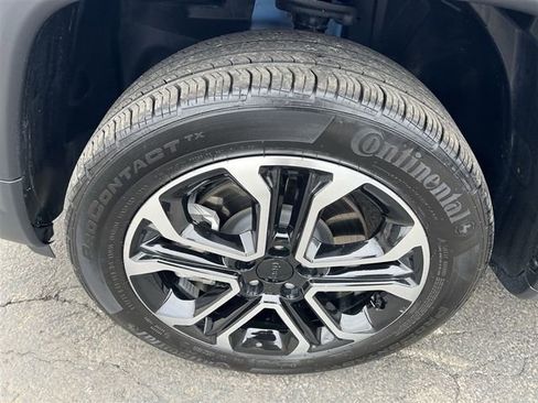 Used 2023 Jeep Compass Limited image 21