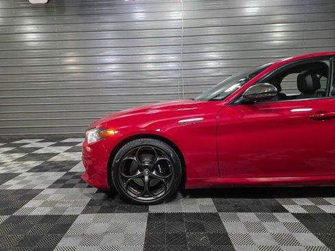 Used 2023 Alfa Romeo Giulia Estrema image 39