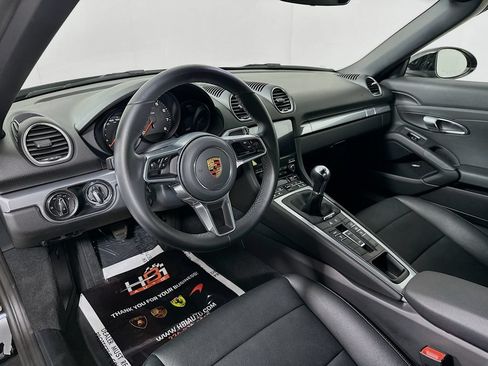 Used 2024 Porsche 718 Boxster RWD image 10