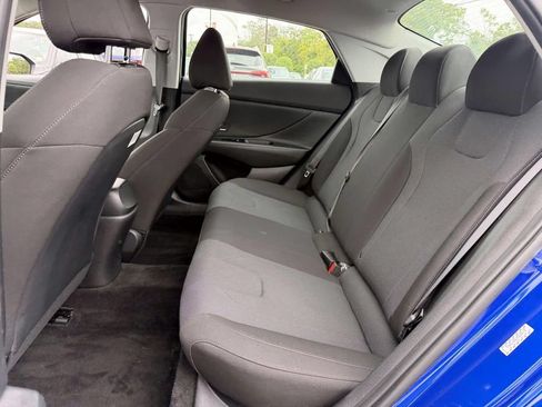 Certified 2023 Hyundai Elantra SE FWD image 11