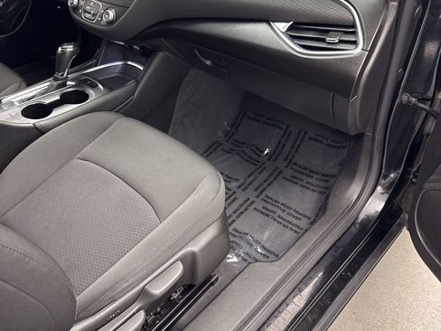 Used 2018 Chevrolet Malibu LT FWD image 23