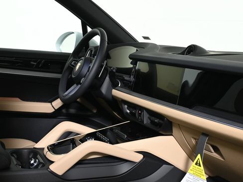 Used 2026 Porsche Cayenne E-Hybrid AWD/4WD image 37