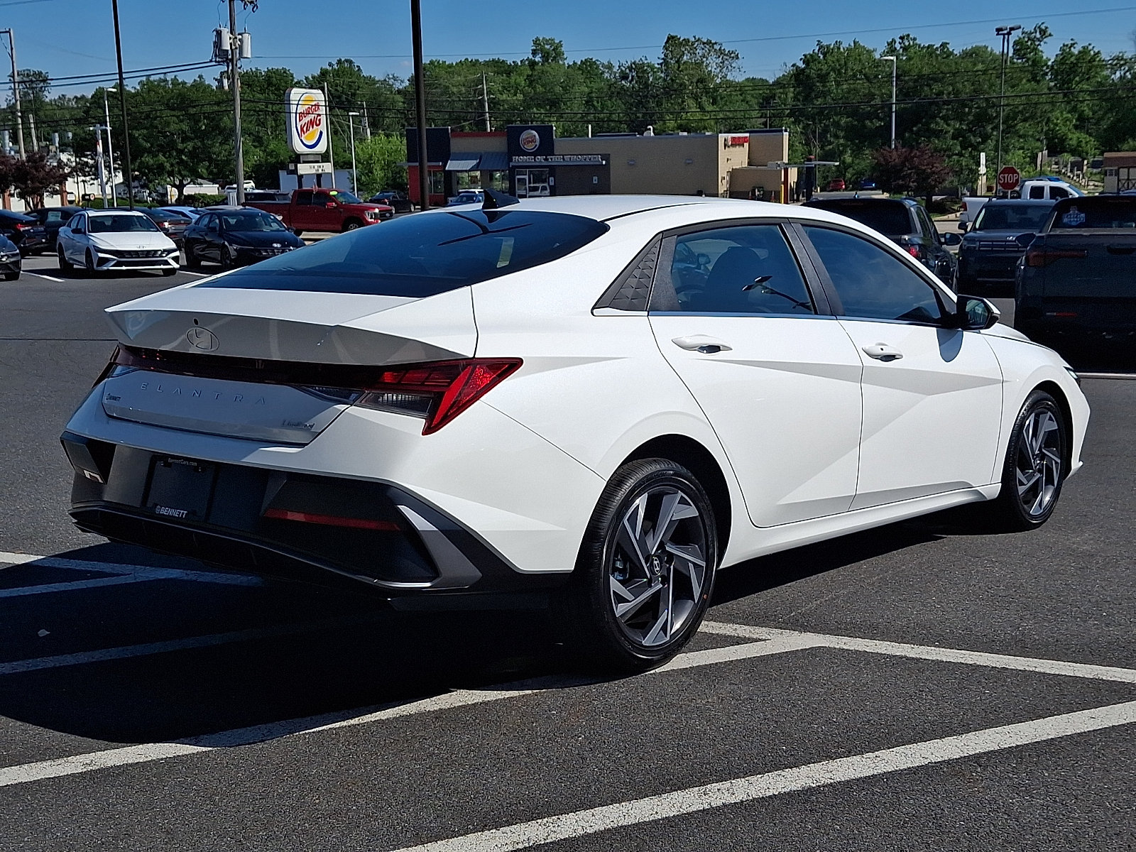 New 2026 Hyundai Elantra Limited FWD image 5