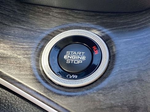 Used 2023 Jeep Grand Cherokee L Limited image 26