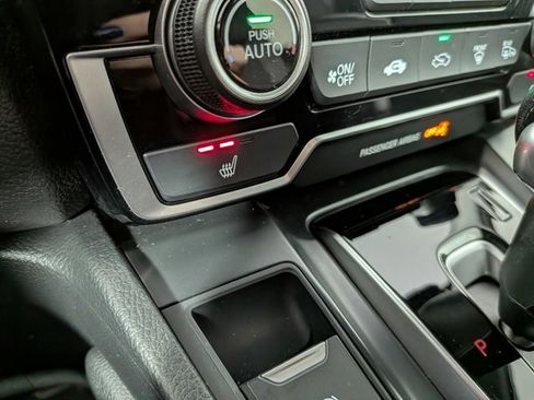 Used 2022 Honda CR-V Touring image 11