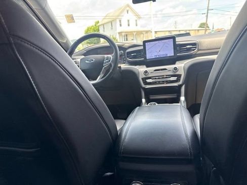Used 2023 Ford Explorer XLT w/ Equipment Group 202A AWD/4WD image 39