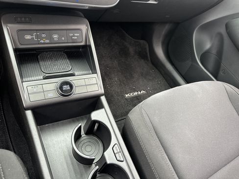Used 2025 Hyundai Kona SEL FWD image 19