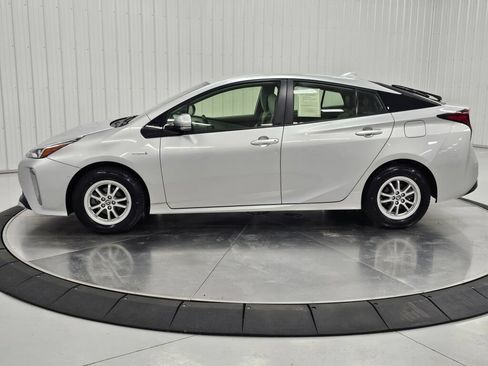 Used 2019 Toyota Prius XLE AWD/4WD image 2