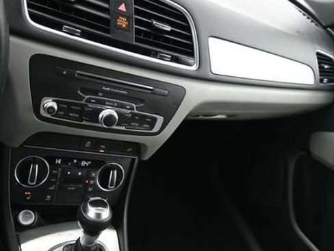 Used 2018 Audi Q3 2.0T Premium image 25