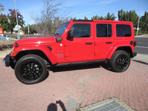 Used 2021 Jeep Wrangler Unlimited Sahara w/ Cold Weather Group image 3