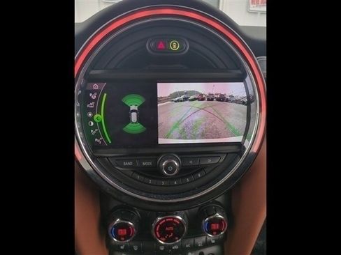 Used 2021 MINI Cooper 2-Door Hardtop w/ Driver Assistance Package image 17