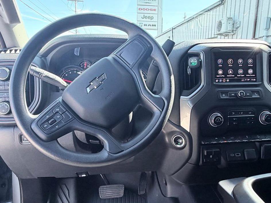 Used 2025 Chevrolet Silverado 1500 Custom Trail Boss w/ LPO, Dark Essentials Package AWD/4WD image 9