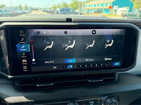 Used 2025 Jeep Wrangler Sport S image 21