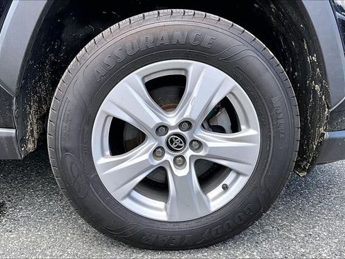 Used 2020 Toyota RAV4 XLE w/ Convenience Package AWD/4WD image 9