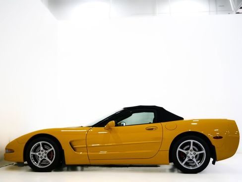 Used 2004 Chevrolet Corvette Convertible image 5