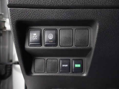 Used 2020 Nissan Rogue Sport S image 34