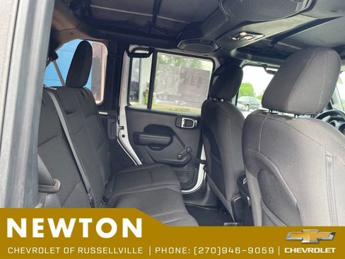 Used 2022 Jeep Wrangler Unlimited Sport AWD/4WD image 9