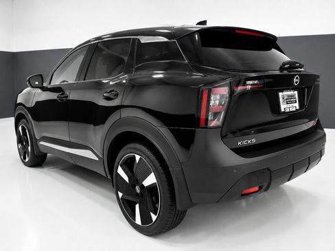 Certified 2025 Nissan Kicks SR w/ SR Premium Package AWD/4WD image 3