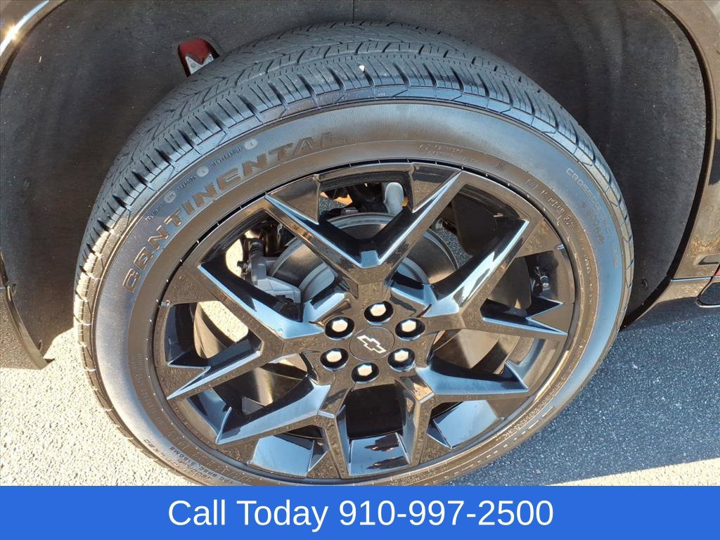Used 2025 Chevrolet Traverse RS w/ LPO, Floor Liner Package FWD image 8