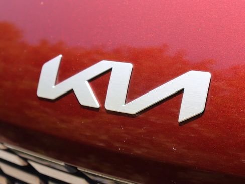 Used 2023 Kia Carnival SX Prestige FWD image 52