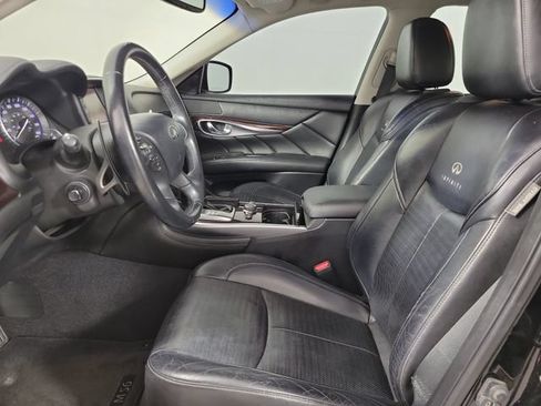 Used 2011 INFINITI M56 w/ Sport Pkg RWD image 16