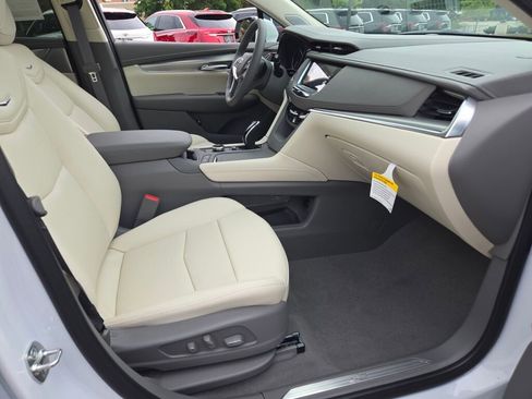 New 2025 Cadillac XT5 Premium Luxury image 7