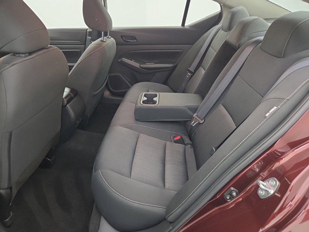 Used 2025 Nissan Altima 2.5 SV FWD image 18