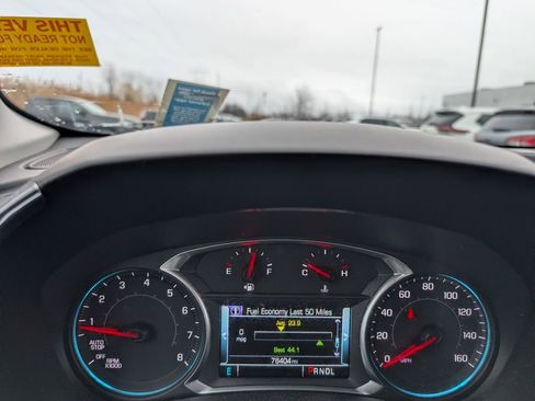 Used 2018 Chevrolet Equinox LT w/ Sun & Infotainment Package image 13