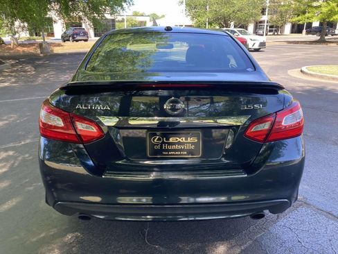 Used 2016 Nissan Altima 3.5 SL w/ 3.5 Technology Package FWD image 3
