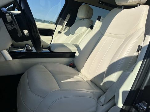 Certified 2025 Land Rover Range Rover Long Wheelbase SE AWD/4WD image 12