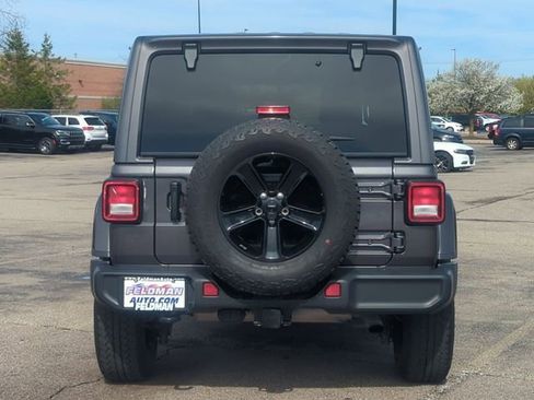 Used 2021 Jeep Wrangler Unlimited Sahara image 4