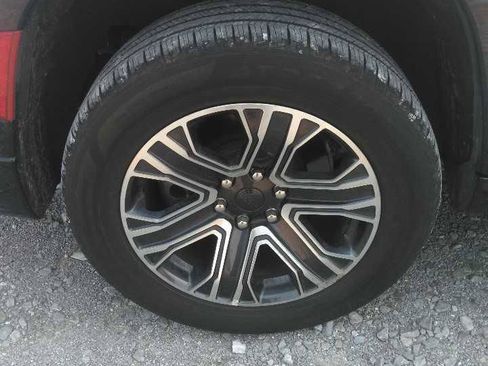 Used 2024 Jeep Wagoneer Series II w/ Flexible Seating Group image 5