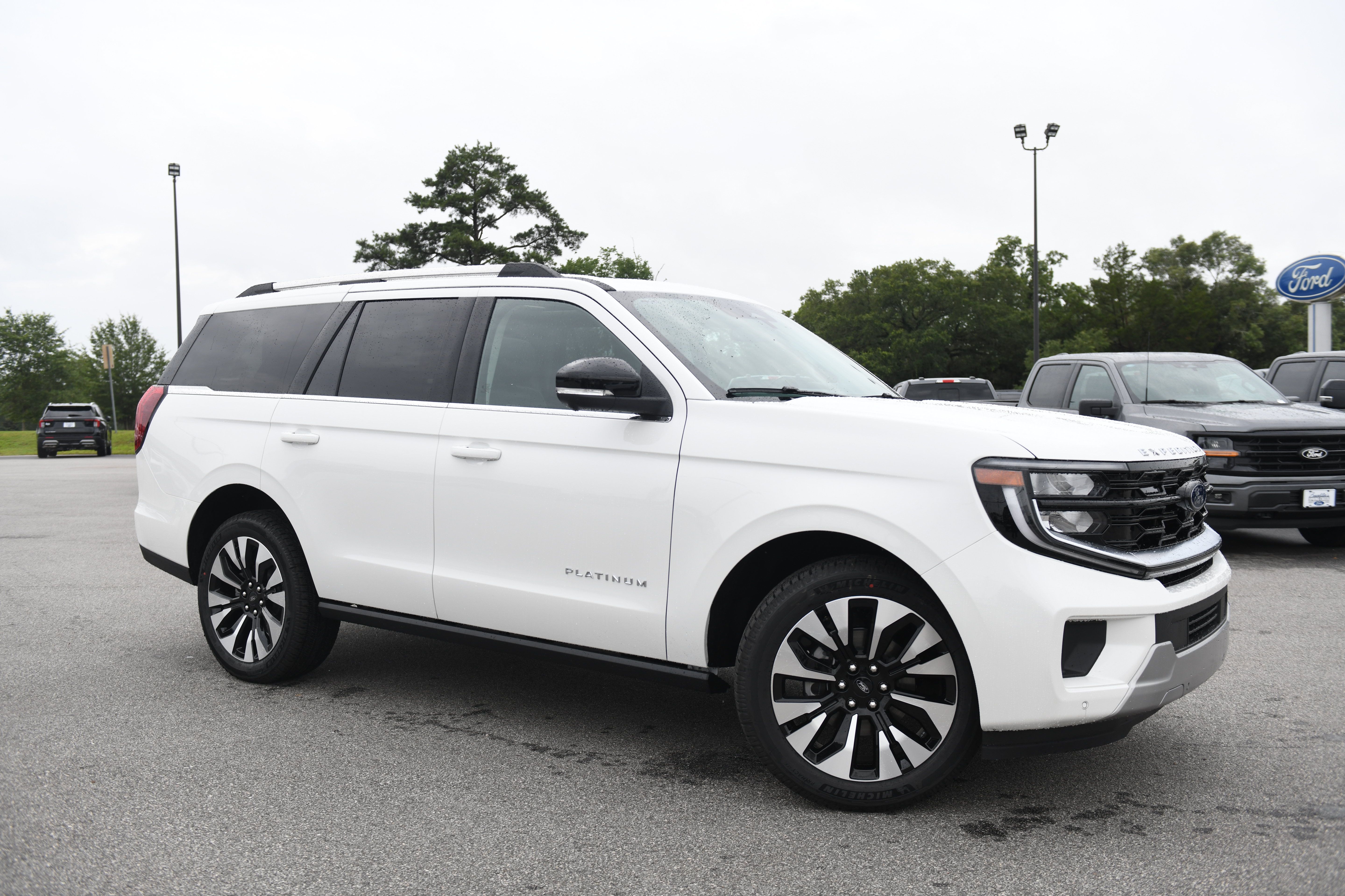 New 2026 Ford Expedition Platinum w/ Driver's Package AWD/4WD image 1