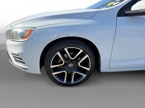 Used 2017 Volvo S60 T5 Dynamic image 9