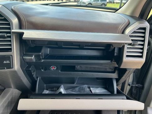 Used 2019 Ford F250 Limited w/ FX4 Off-Road Package AWD/4WD image 27